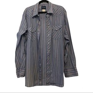 Wrangler Light Blue Red & White Striped Long Sleeve Button Down Shirt